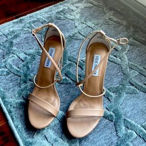 Steve Madden strappy beige sandal 4 inch heel lightly worn